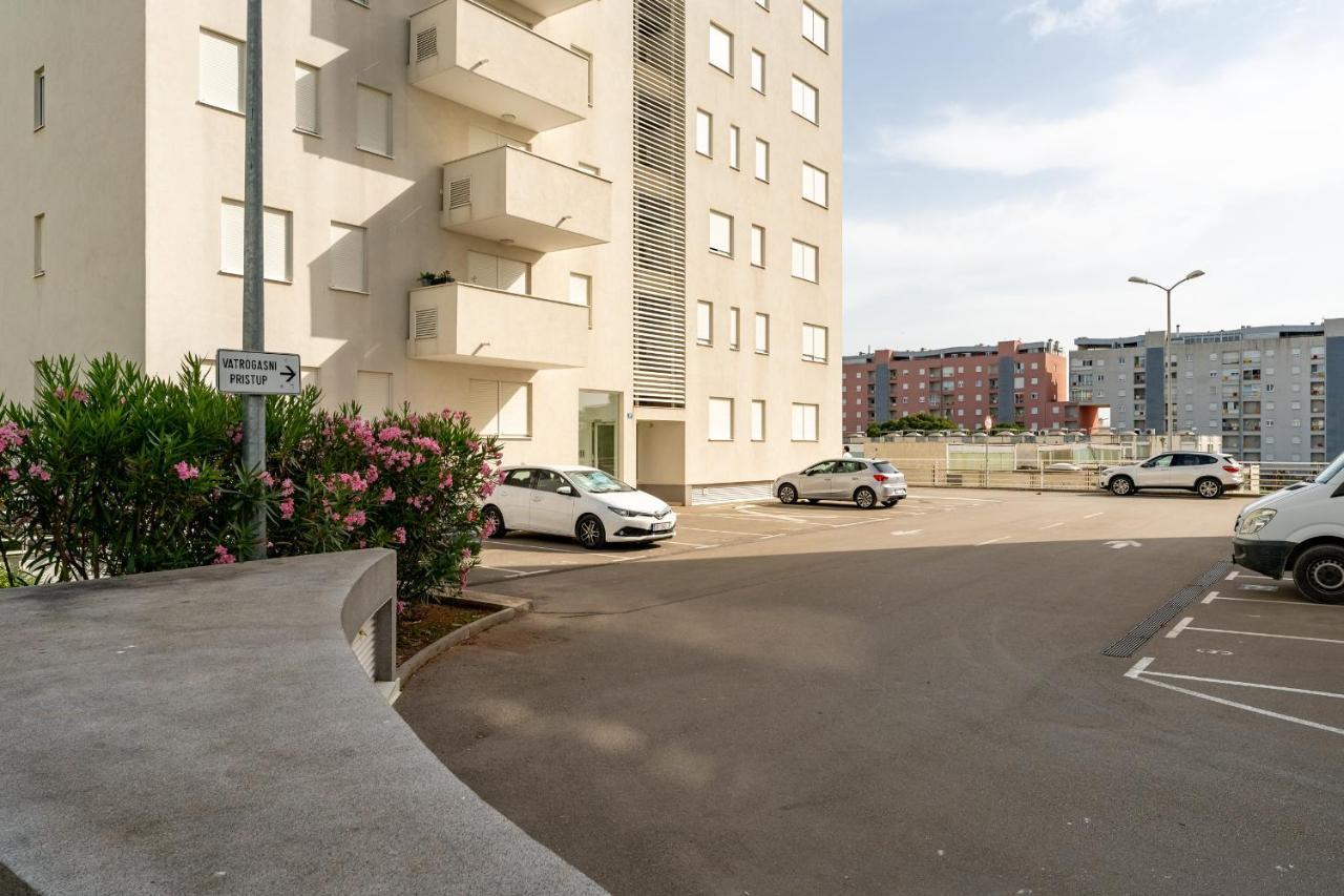 City Lux Apartment 1- With Garage And Balcony Zadar Buitenkant foto